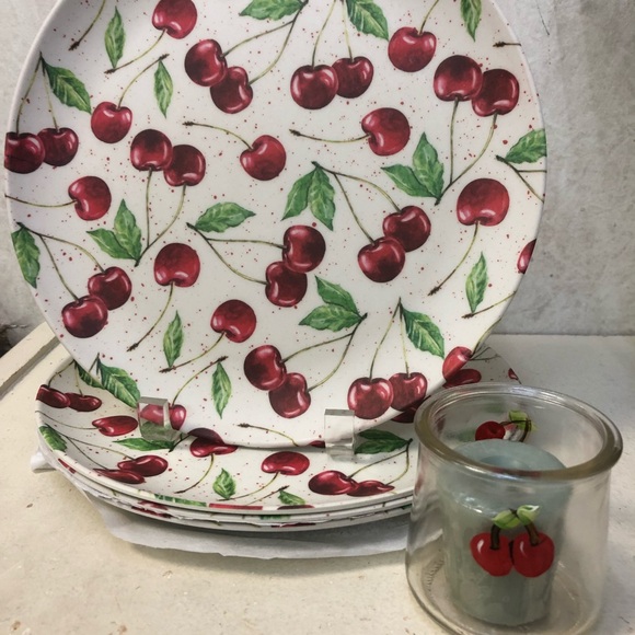 Bamboo Cherry 🍒🍒🍒 Plates set of 4 - Picture 1 of 3